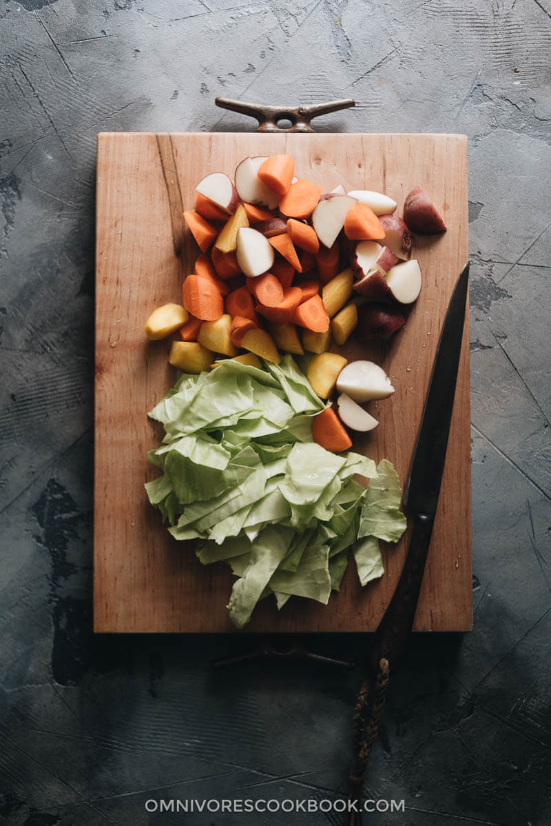 Ingredients for cooking pressure cooker oxtail soup
