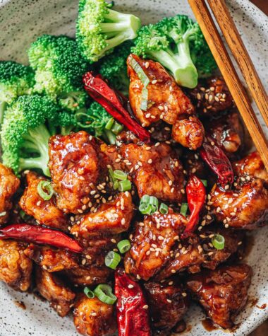General Tso’s Chicken served with broccoli