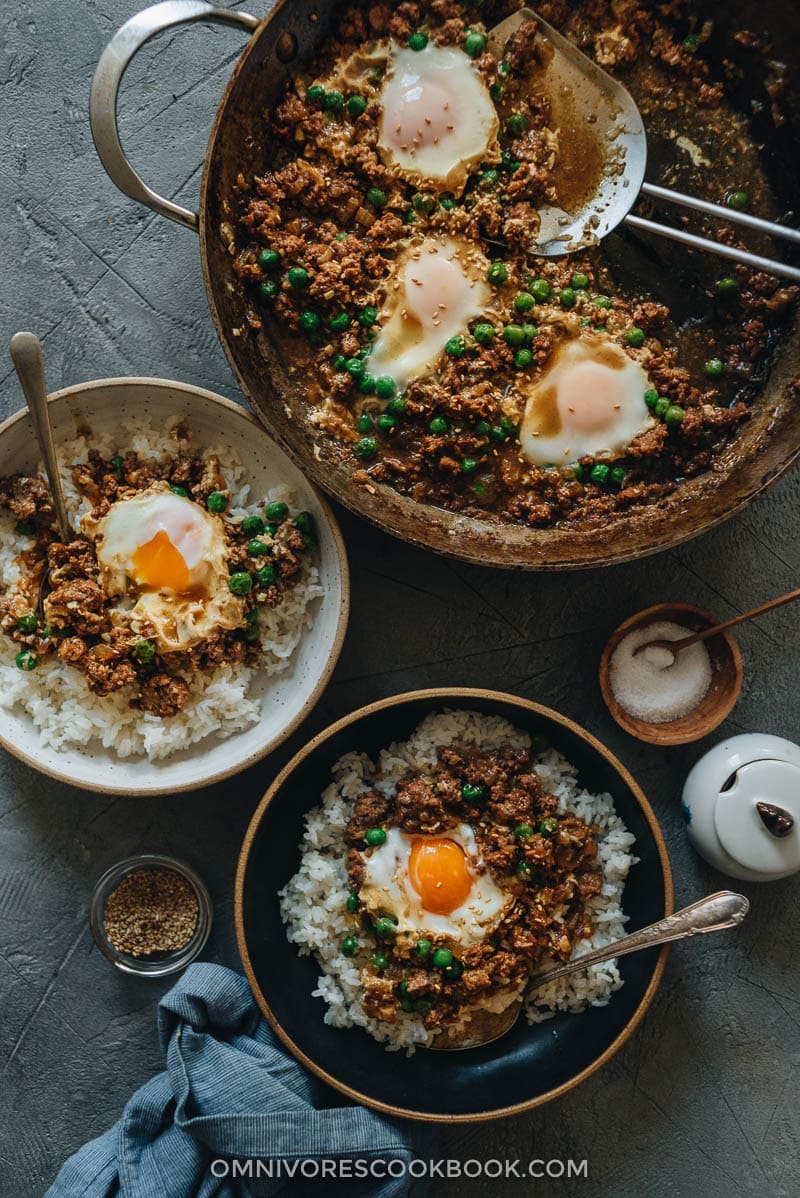 Cantonese Ground Beef Rice and Eggs | A super easy Cantonese minced beef bowl cooked with an oyster-sauce-based sauce, onion, green peas, and runny eggs. Top it on steamed rice or noodles to make a hearty and healthy meal. It’s also perfect to make ahead and use as meal-prep. {Gluten-Free Adaptable} Cantonese minced beef over rice