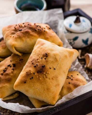 Baked Samosa - the moist and rich lamb onion filling is wrapped in a crispy crust. A great appetizer or party snack | omnivorescookbook.com