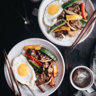 Restaurant-style black pepper steak that is tender, juicy and rich, with crisp veggies and a scrumptious sauce that goes perfectly with steamed rice. {Gluten Free Adaptable}