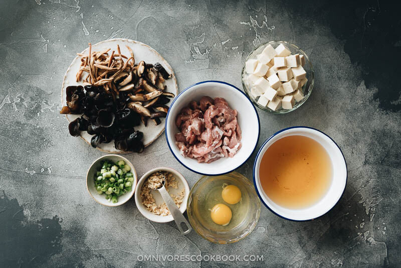 Hot and Sour Soup (酸辣汤) - Authentic Chinese restaurant-style hot and sour soup made easy. The hearty broth is loaded with veggies and is so satisfying and healthy. The recipe includes notes on how to tweak the soup into a vegetarian one and to use whatever veggies you have on hand. #takeout #recipes #traditional Hot and sour soup ingredients