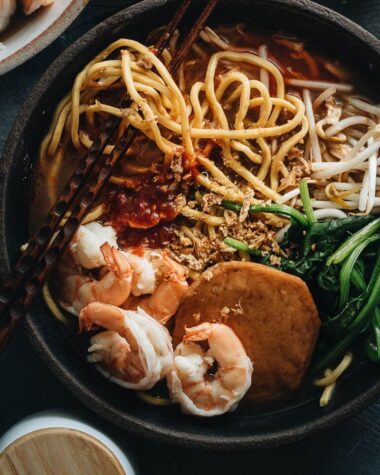 Hokkien Prawn Mee Noodle Soup (Hae Mee) close up