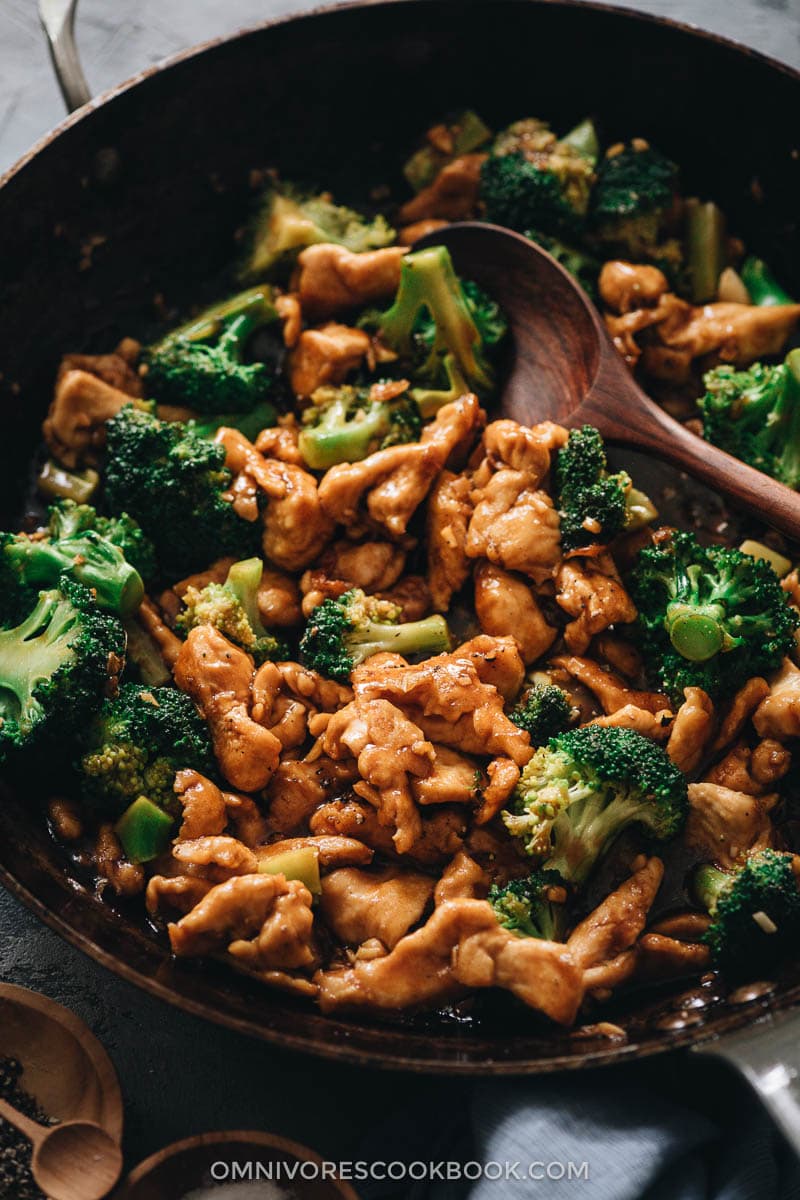 Chicken and Broccoli (Chinese Takeout Style) | An easy chicken and broccoli stir fry recipe that yields juicy chicken and crisp broccoli in a rich brown sauce, just like the one from a Chinese restaurant. {Gluten-Free Adaptable} Stir fried chicken with broccoli close-up