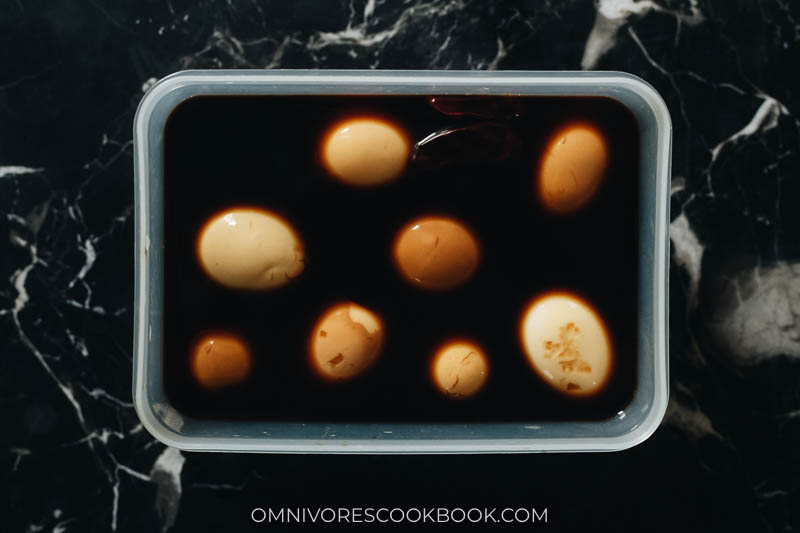 Marinating eggs