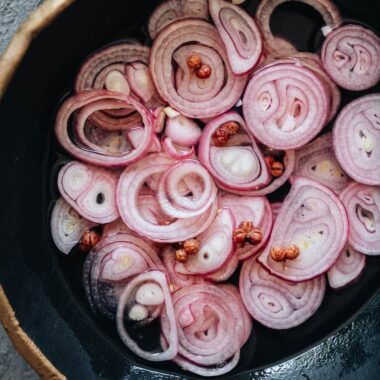 Chinese style pickled shallots
