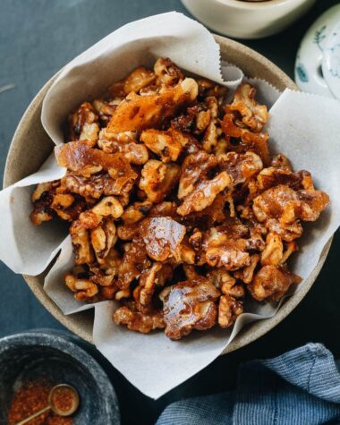 Candied walnuts with spice