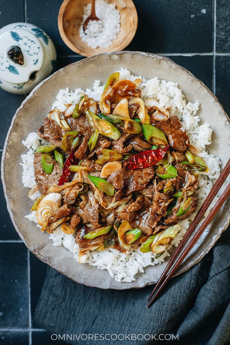 Scallion Beef Stir Fry (葱爆牛肉)