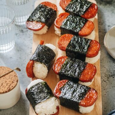 Spam musubi served on a tray