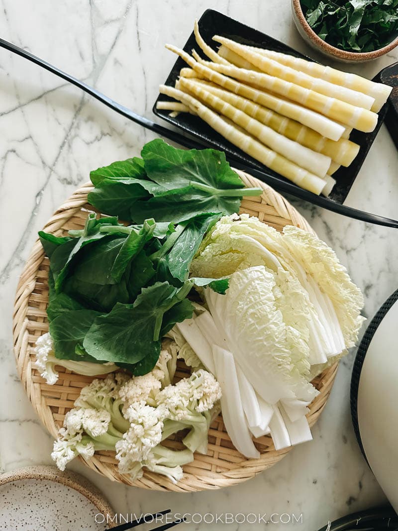 Bamboo shoot, pea shoot, napa cabbage and cauliflower