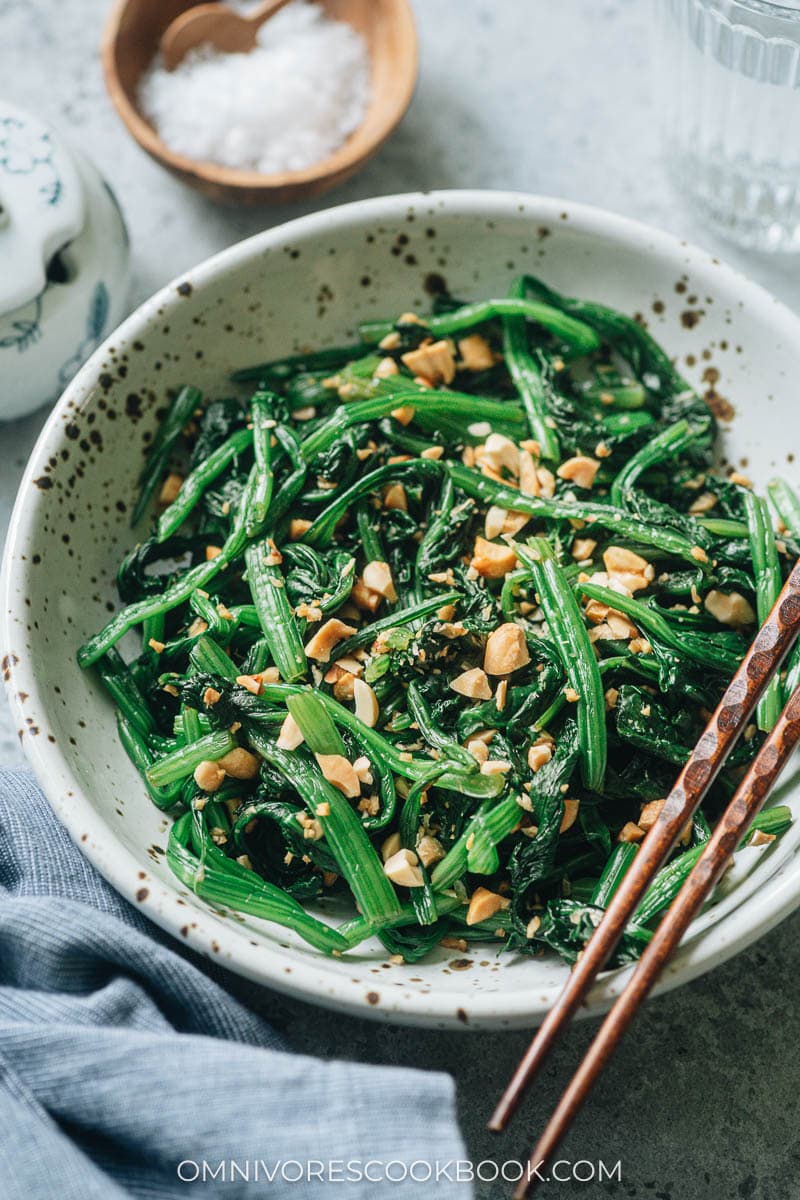 Lao Cu Bo Cai Hua Sheng (老醋菠菜花生)