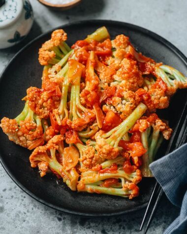 Chinese cauliflower with tomato sauce
