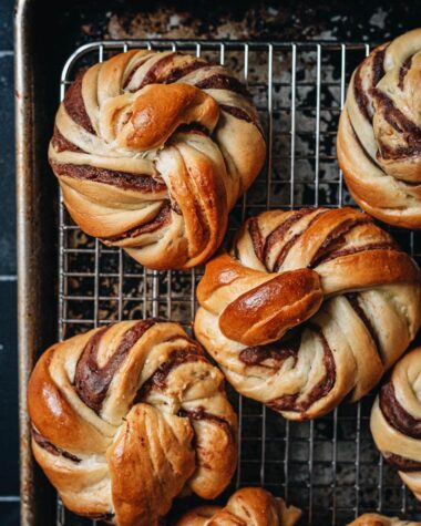 Red bean swirl bread