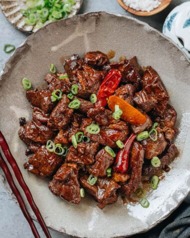Hong shao yang rou in a plate