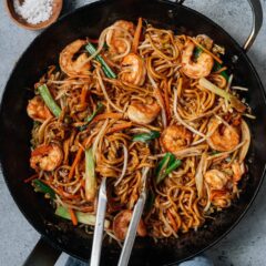 Make restaurant style shrimp lo mein with juicy shrimp, thick chewy noodles, and crisp veggies tossed together with a savory brown sauce full of fragrance.