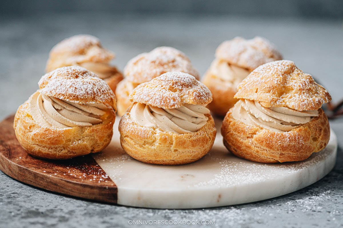 Choux pastry with milk tea cream
